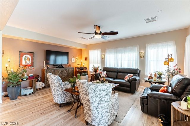 7324 Royal Melbourne Drive, Las Vegas, NV 89131