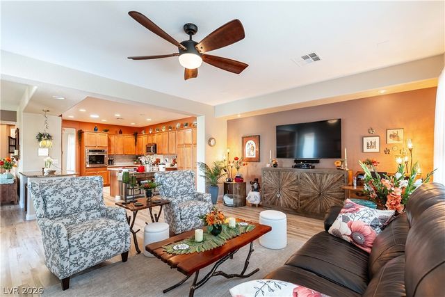 7324 Royal Melbourne Drive, Las Vegas, NV 89131