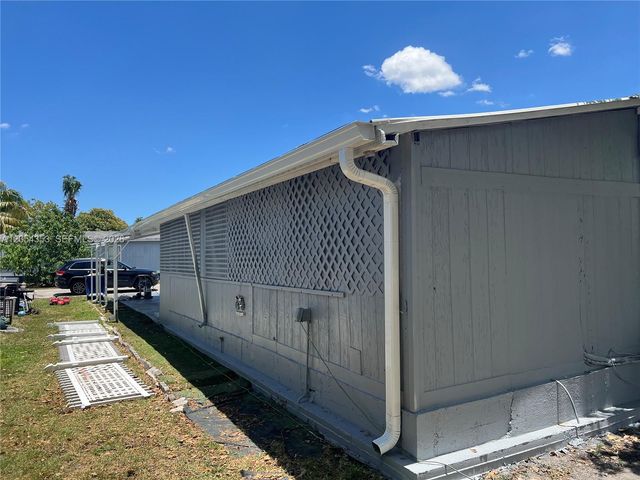 20016 NW 56 Avenue, Miami Gardens, FL 33055