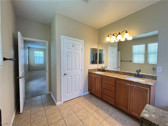 5547 Fairmeade Way, Las Vegas, NV 89135