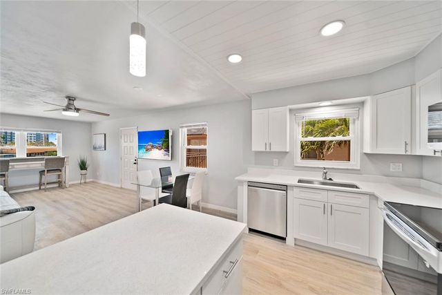 16881 Davis RD 721, Fort Myers, FL 33908