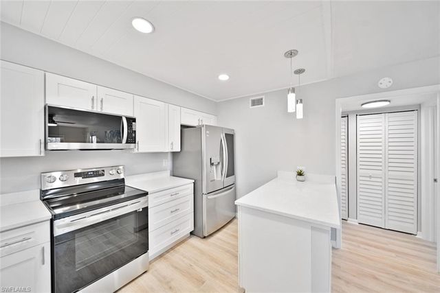 16881 Davis RD 721, Fort Myers, FL 33908