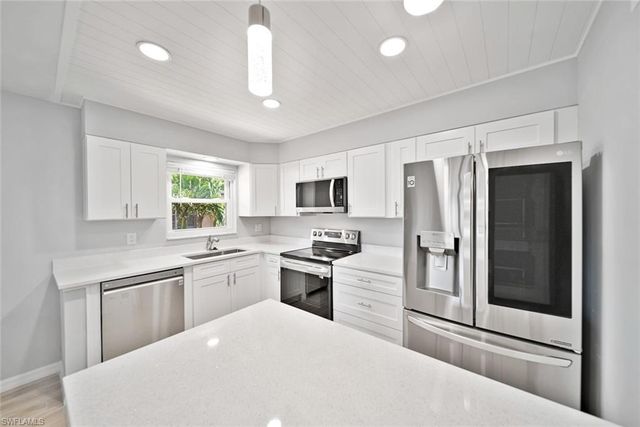 16881 Davis RD 721, Fort Myers, FL 33908