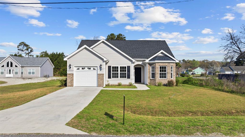 908 Sandridge Rd., Little River, SC 29566