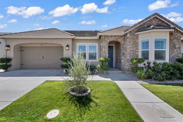 2820 Cameo St, Lodi, CA 95242
