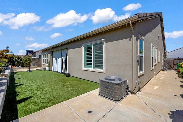 2820 Cameo St, Lodi, CA 95242