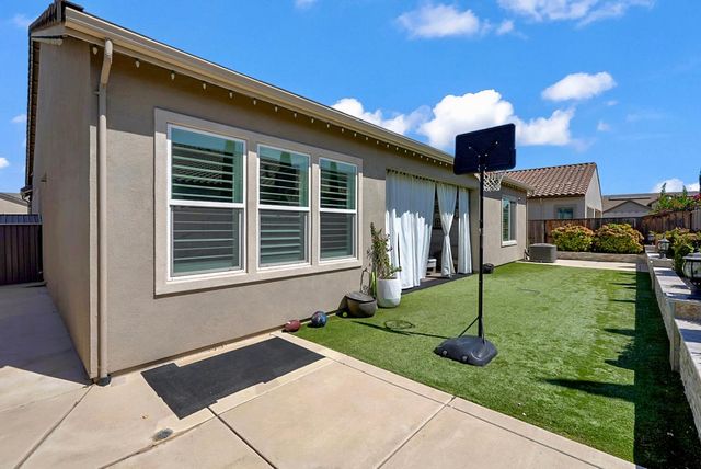 2820 Cameo St, Lodi, CA 95242