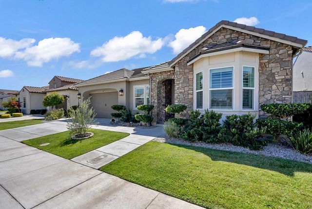 2820 Cameo St, Lodi, CA 95242