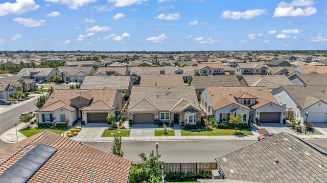 2820 Cameo St, Lodi, CA 95242