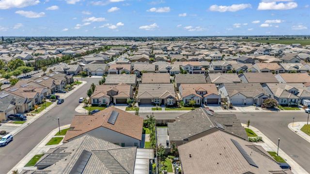 2820 Cameo St, Lodi, CA 95242