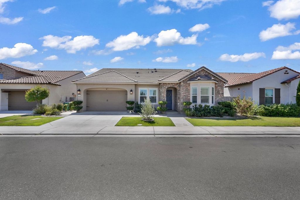 2820 Cameo St, Lodi, CA 95242