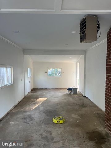 8114 NORWOOD DR, Alexandria, VA 22309
