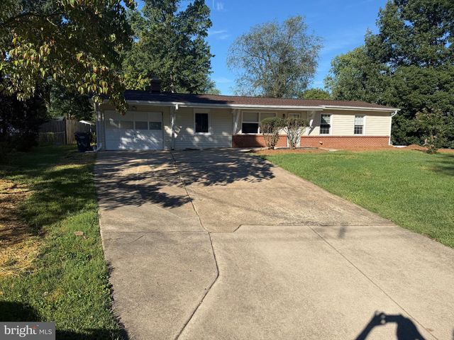 8114 NORWOOD DR, Alexandria, VA 22309
