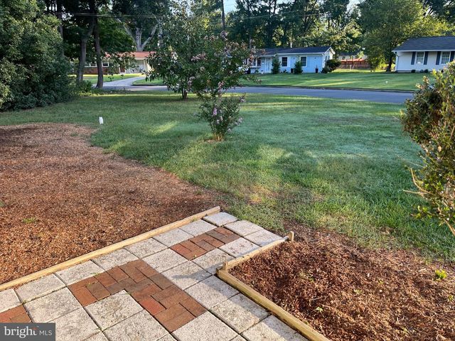 8114 NORWOOD DR, Alexandria, VA 22309