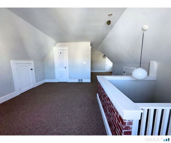 74 Garfield Avenue 3rd Floor, Bridgeport, CT 06606