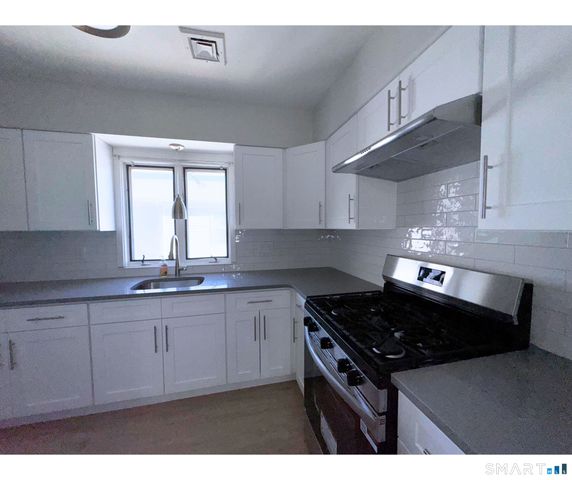 74 Garfield Avenue 3rd Floor, Bridgeport, CT 06606