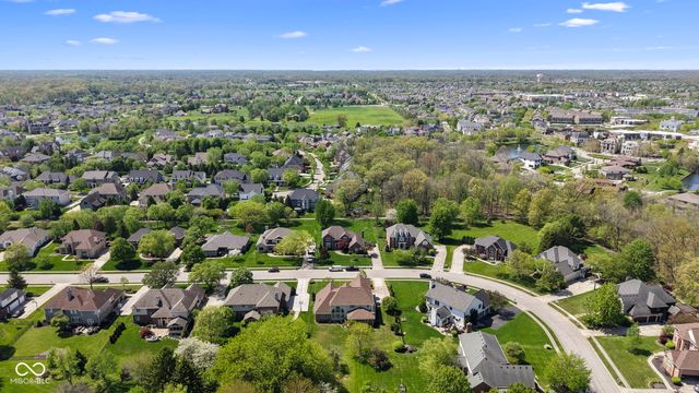 12541 Pembrooke Circle, Carmel, IN 46032