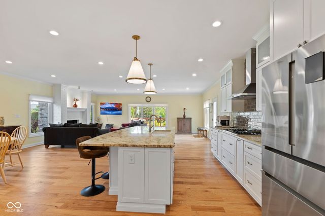 12541 Pembrooke Circle, Carmel, IN 46032