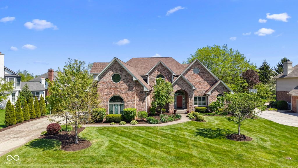12541 Pembrooke Circle, Carmel, IN 46032
