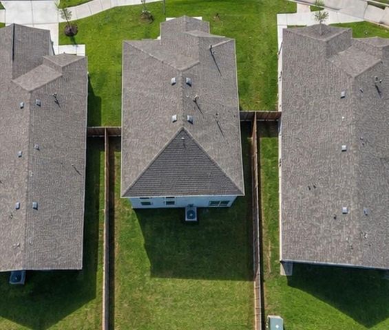 6443 Escondido Dr, Rosharon, TX 77583