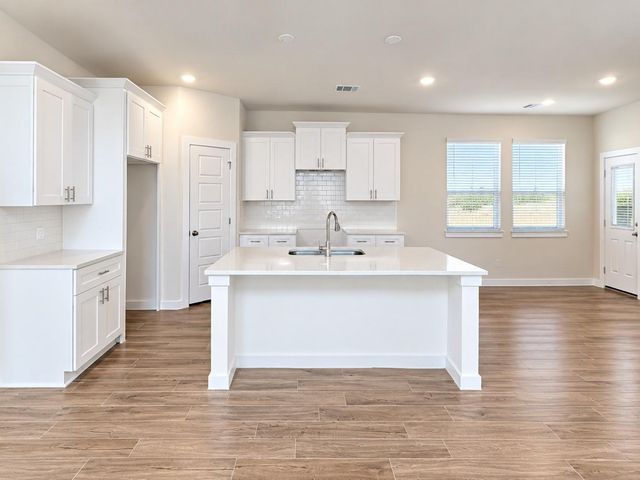 6443 Escondido Dr, Rosharon, TX 77583