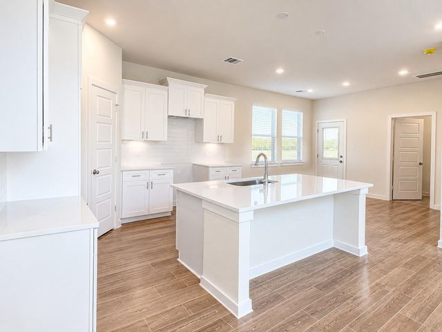 6443 Escondido Dr, Rosharon, TX 77583