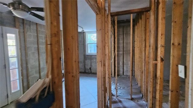 208 48TH AVENUE N, St Petersburg, FL 33703