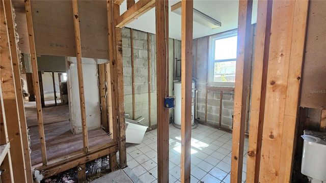 208 48TH AVENUE N, St Petersburg, FL 33703