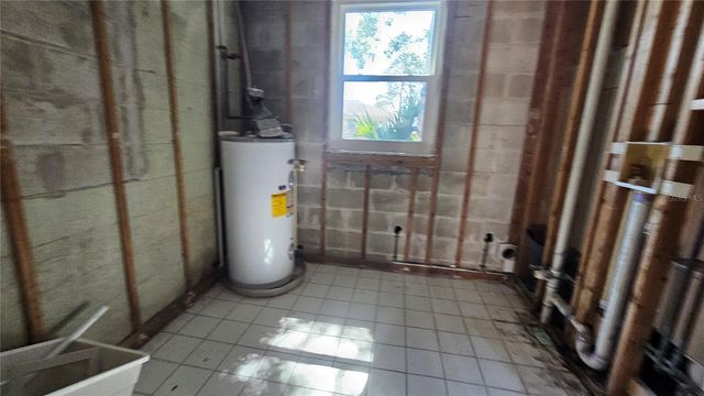 208 48TH AVENUE N, St Petersburg, FL 33703