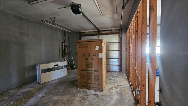 208 48TH AVENUE N, St Petersburg, FL 33703