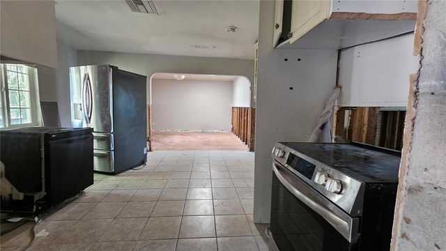 208 48TH AVENUE N, St Petersburg, FL 33703