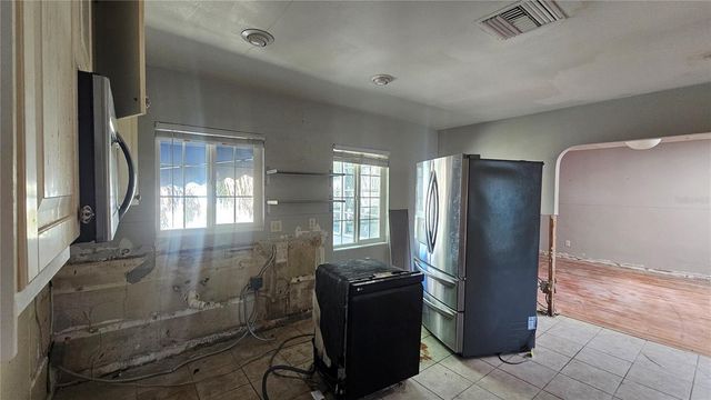 208 48TH AVENUE N, St Petersburg, FL 33703