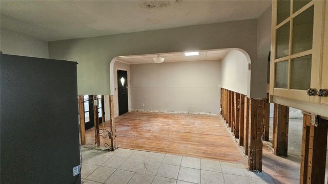 208 48TH AVENUE N, St Petersburg, FL 33703