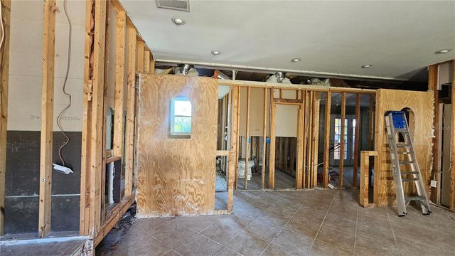 208 48TH AVENUE N, St Petersburg, FL 33703