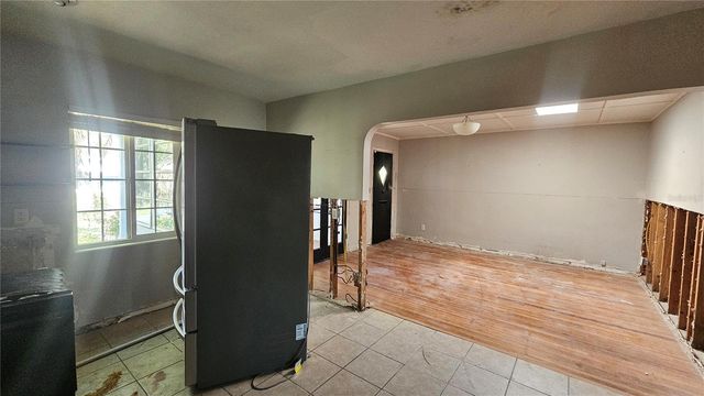 208 48TH AVENUE N, St Petersburg, FL 33703