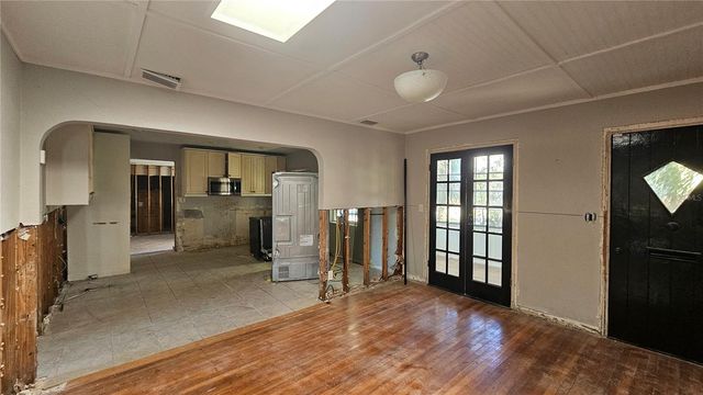 208 48TH AVENUE N, St Petersburg, FL 33703