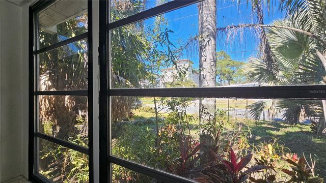 208 48TH AVENUE N, St Petersburg, FL 33703