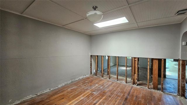 208 48TH AVENUE N, St Petersburg, FL 33703