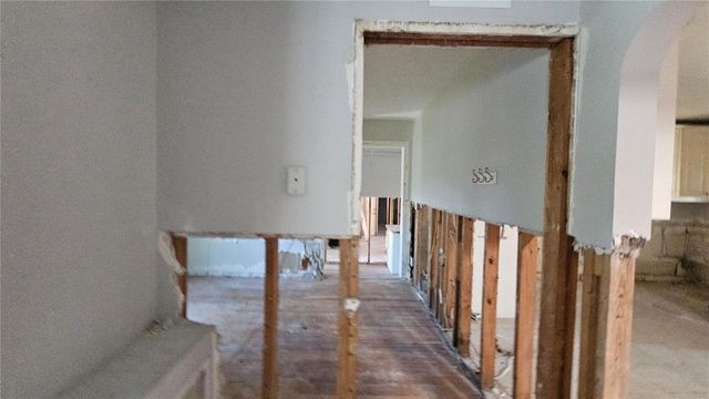 208 48TH AVENUE N, St Petersburg, FL 33703