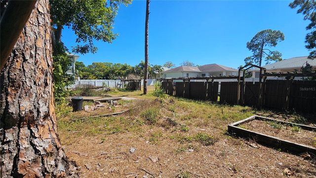 208 48TH AVENUE N, St Petersburg, FL 33703