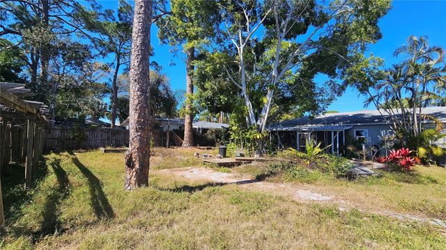 208 48TH AVENUE N, St Petersburg, FL 33703