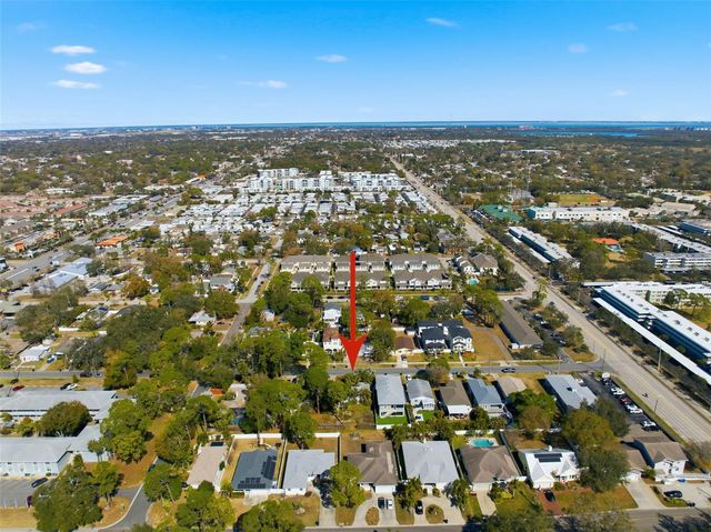 208 48TH AVENUE N, St Petersburg, FL 33703