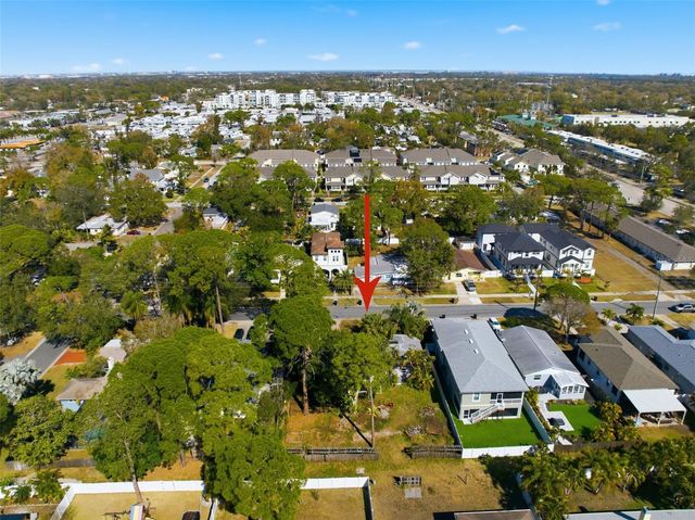 208 48TH AVENUE N, St Petersburg, FL 33703