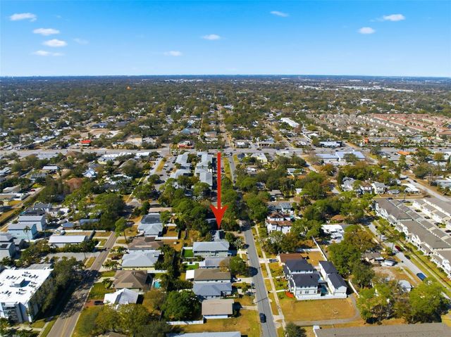 208 48TH AVENUE N, St Petersburg, FL 33703