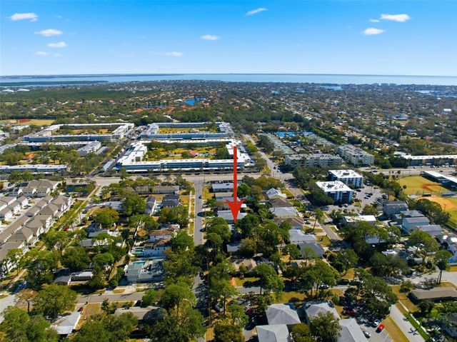 208 48TH AVENUE N, St Petersburg, FL 33703
