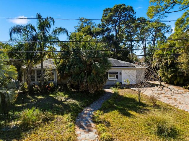 208 48TH AVENUE N, St Petersburg, FL 33703