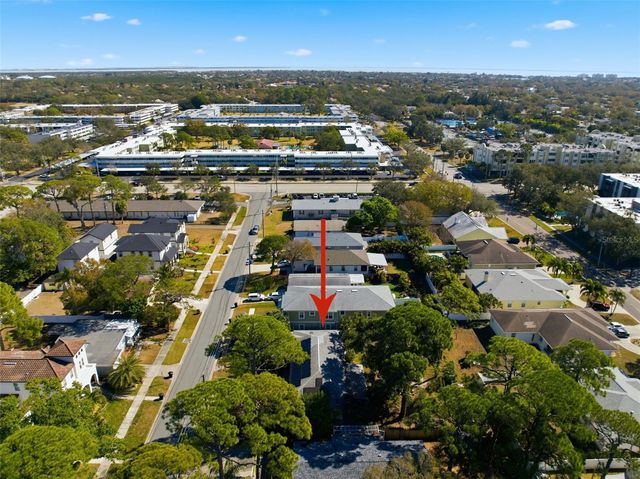 208 48TH AVENUE N, St Petersburg, FL 33703