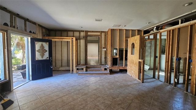 208 48TH AVENUE N, St Petersburg, FL 33703