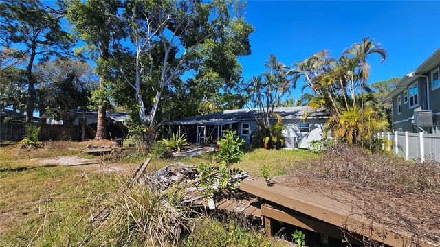 208 48TH AVENUE N, St Petersburg, FL 33703