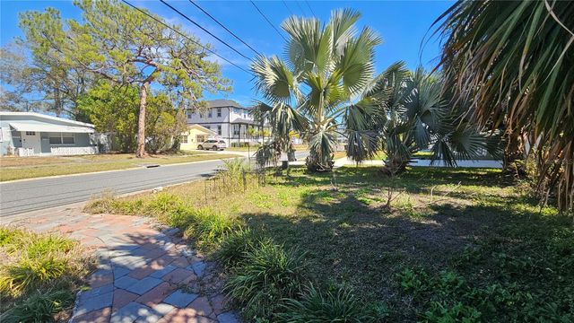 208 48TH AVENUE N, St Petersburg, FL 33703